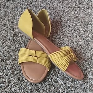 3/$25 NEW yellow flat sandals
